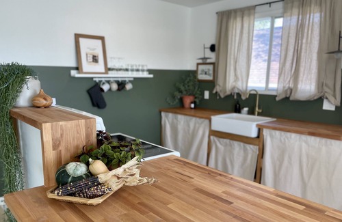 Moose Jaw House | Valley View & Sauna Retreat