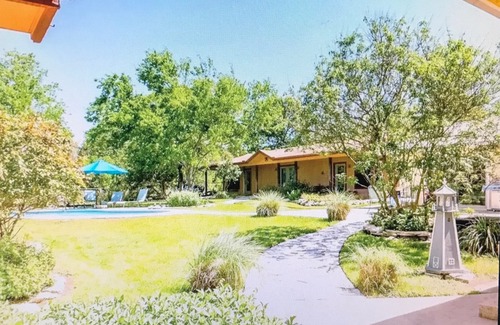 San Marcos House | Valley View Suites by the Pool