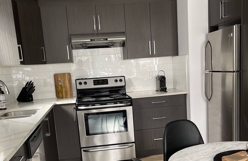 Central Okanagan House | Valleyview 2 Bedroom with Hot Tub and Games Room