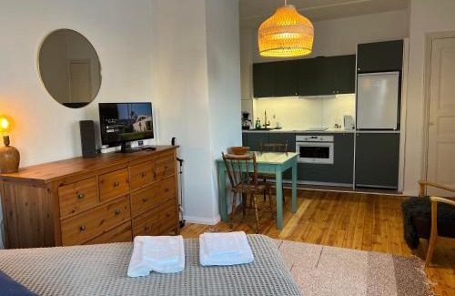 Keskinen District Apartment | Valoisa & Mukava koti vallilassa