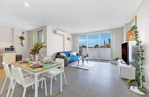 Parramatta Apartment | Van Gogh's Condo in Parramatta