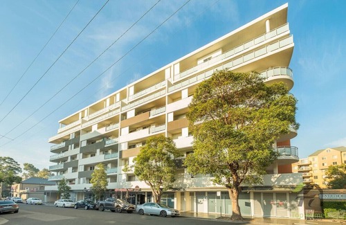 Parramatta Apartment | Van Gogh's Condo in Parramatta