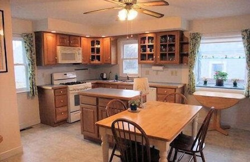 Deep Hole House | Vanity Fair - 4BR/2.5B HUGE DECKS,LINENS AND TOWELS