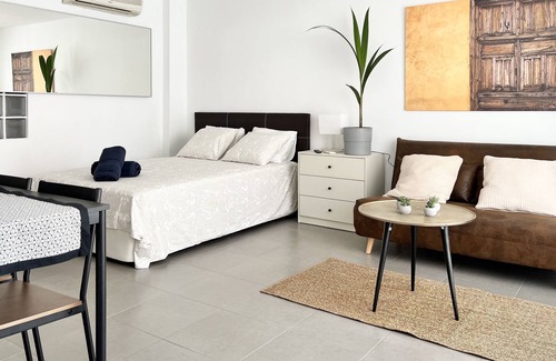 Ciudad Jardin Apartment | Varela 1 studio city
