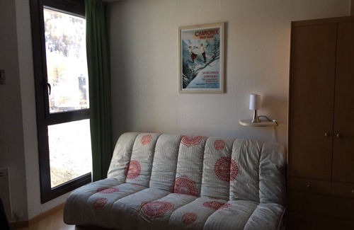 Les Claux Apartment | Vars Les Claux: cabin studio in the heart of the resort