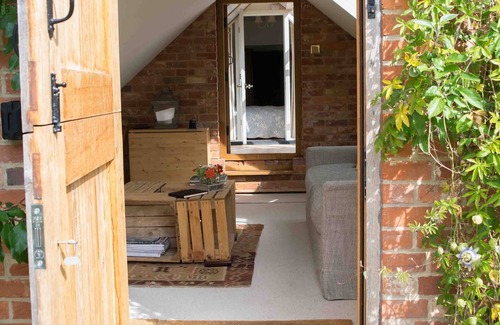 Shere Apartment | Vaughans of Shere - Stunning central village apartment