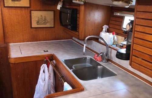 Badalona Boat Rental | Velero con encanto