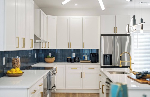 Atlanta House | Venetian Haus- Luxurious 5 bd 3ba New Construction near golf & major attractions