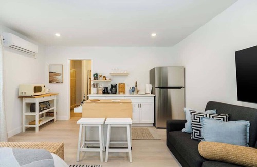 Marina Peninsula Apartment | Venice Beach & Nightlife Bliss: Oceanview Studio