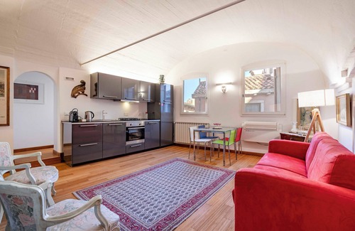 Dorsoduro Apartment | Venice Guggenheim Apt by Wonderful Italy