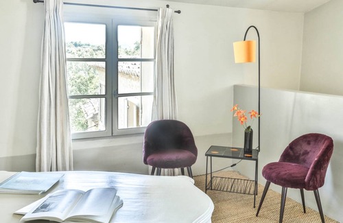 Malaucene House | Ventoux Le Prieuré La Madelène: bed and breakfast in Provence