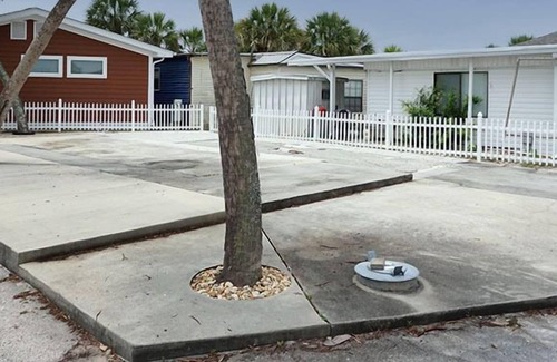 Lower Grand Lagoon RV Rental | Venture Out RV Lot Accommodates up to 38FT