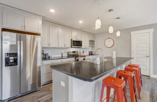 Colorado Springs Apartment | Vermijo Flat Walk to Downtown Shops & Dining