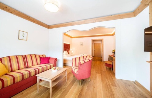 Bad Kleinkirchheim House | Verwöhn-suite 50 - 60 m² Long - Thermenwelt Hotel Pulverer