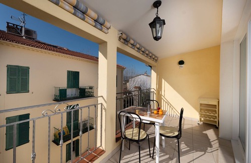 Antibes City Centre Apartment | Very beautiful 3-room terrace, in the heart of the old town, beach and port at 250 m