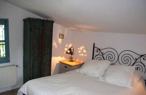 Saignon Cottage | Very Beautiful Stone House on a Resored Lavenderfarm