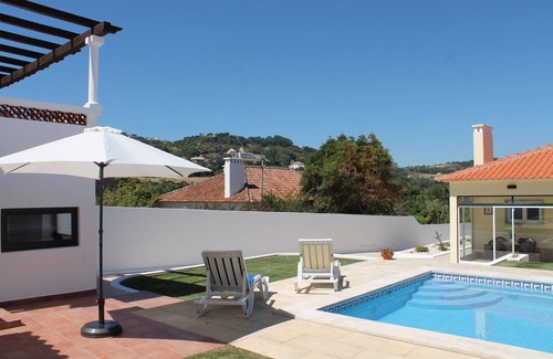 Banzao Villa | Very close to Colares coast, private swimming pool, sleeps 9