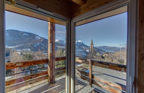Saint-Sauveur Ski Chalet | Very comfortable chalet close to the Orres ski resort in Embrun.