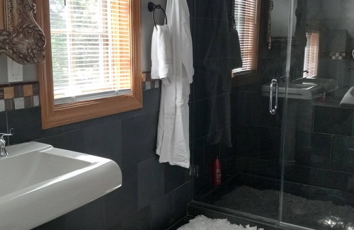 North Barrington House | Very cozy and spacey 3 bedroom home.