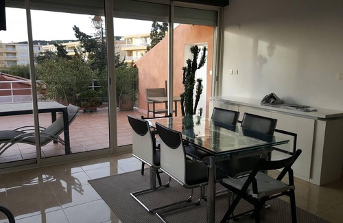Bandol Apartment | Very nice 82m² apartment in Bandol with terrace and sea view for 6 people