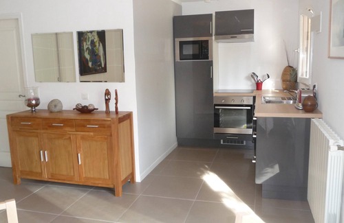 Aix-en-Provence Apartment | Very nice apartment attached to villa