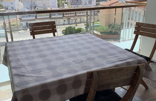 Santa Margarida Apartment | very nice apartment with canal view + roof top of 60 m2