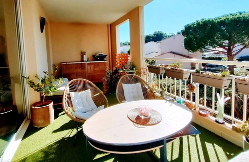 Six-Fours-les-Plages Apartment | VERY NICE T3 5MN ON FOOTS FROM THE BEACHES