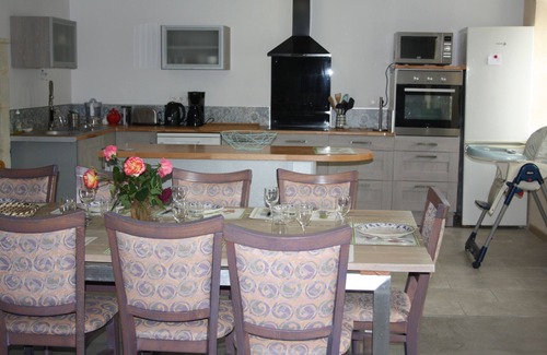 Vendeuvre-du-Poitou Cottage | Very nice gîte for 10 people 8 mins from Futuroscope