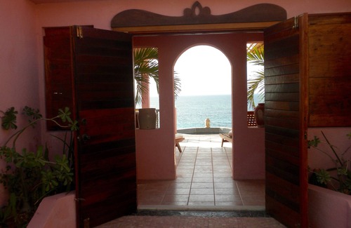 Island Harbour Villa | Very Private & Personal, Villa Hibernia, Ocean Front Pool & Sea Gazebo,