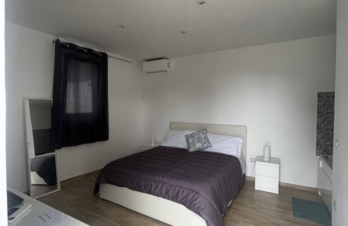 Ercolano Bed & Breakfast | Vesuvio 65 Suite with in-room whirlpool tub