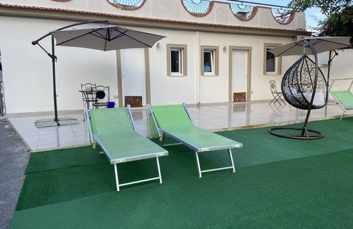 Ercolano Bed & Breakfast | Vesuvio 65 Suite with in-room whirlpool tub