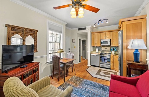 Capitol Hill Condo | Veteran Owned 1 block to Capitol Top Floor - Closest Building to Capitol