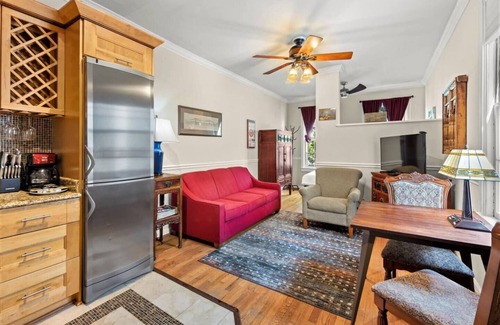 Capitol Hill Condo | Veteran Owned 1 block to Capitol Top Floor - Closest Building to Capitol