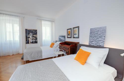Trieste Old Town House | ViandanteHome, Luxury Rooms