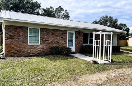 Vero Beach South House | Vibing In Vero - 3Bedrooms 2Baths With Wi-Fi