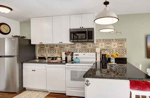 The Meadows Condo | Vibrant 1bed/1bath Golf Course Front in the Meadows