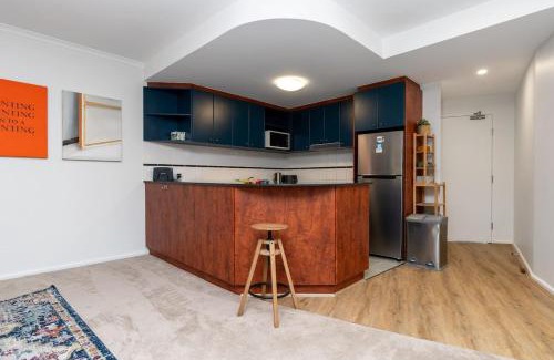 Griffith Apartment | Vibrant 2BR Apt 3 mins to Manuka Terrace - Hosted by CanStay