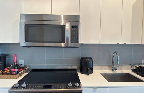 Downtown Winnipeg Apartment | Vibrant 2BR in Downtown w/d Gym