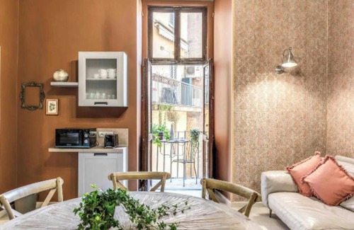 Repubblica Apartment | Vibrant 3-Bedroom Home Overlooking Piazza del Popolo