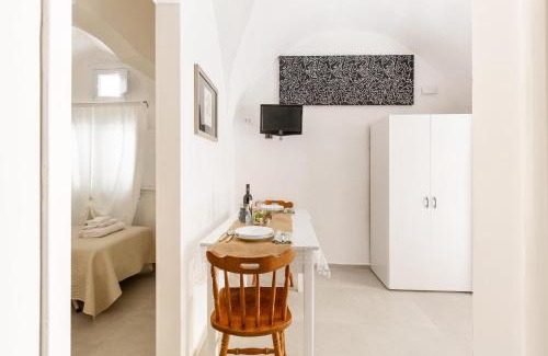 Tuglie Apartment | Vico dei Mille by BarbarHouse