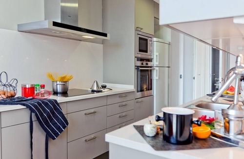 Provencals del Poblenou Apartment | Victoria Diagonal Mar 1: Luxury Duplex Touristic Apartment Near the Beach