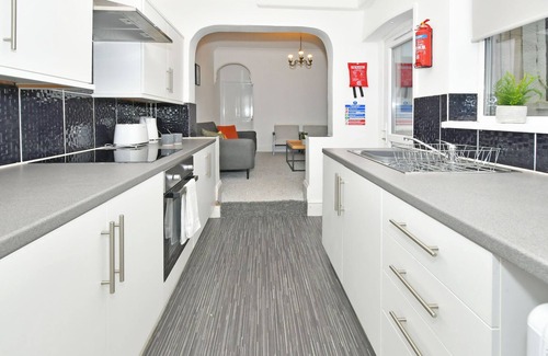 Stoke-on-Trent House | Victoria House with Loft Room