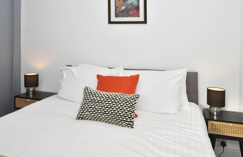 Stoke-on-Trent House | Victoria House with Loft Room