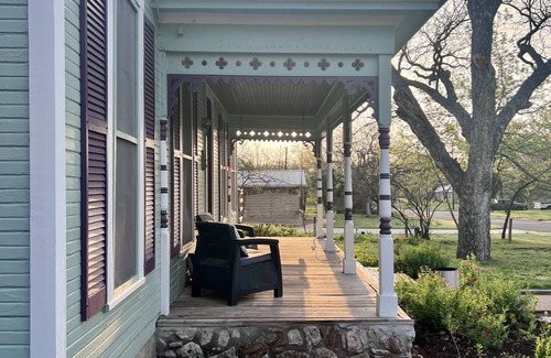Mason House | Victorian gem in the TX Hill Country! Small-town charm, wineries ,& wildflowers
