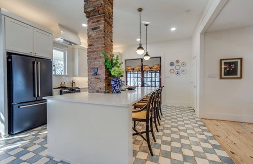 Rockwall House | Victorian-Style Getaway in Downtown Rockwall