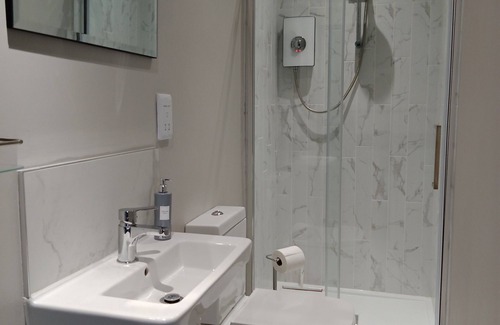 York House | Victorian terraced house with two en-suite bedrooms