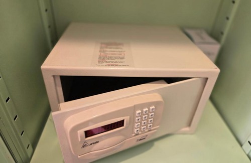 Pom Prap Sattru Phai House | Victory place 3