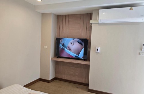 Pom Prap Sattru Phai House | Victory place 3