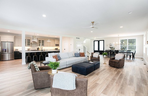 Notre Dame House | Victory Views Estate: Luxury Retreat for 25+ Guests