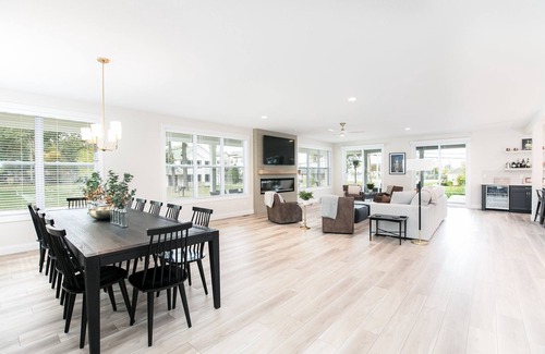 Notre Dame House | Victory Views Estate: Luxury Retreat for 25+ Guests